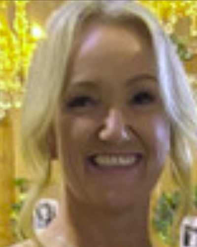 Toni  Gauntlett