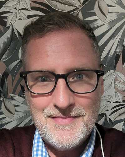 Assoc Prof Tim Moore 